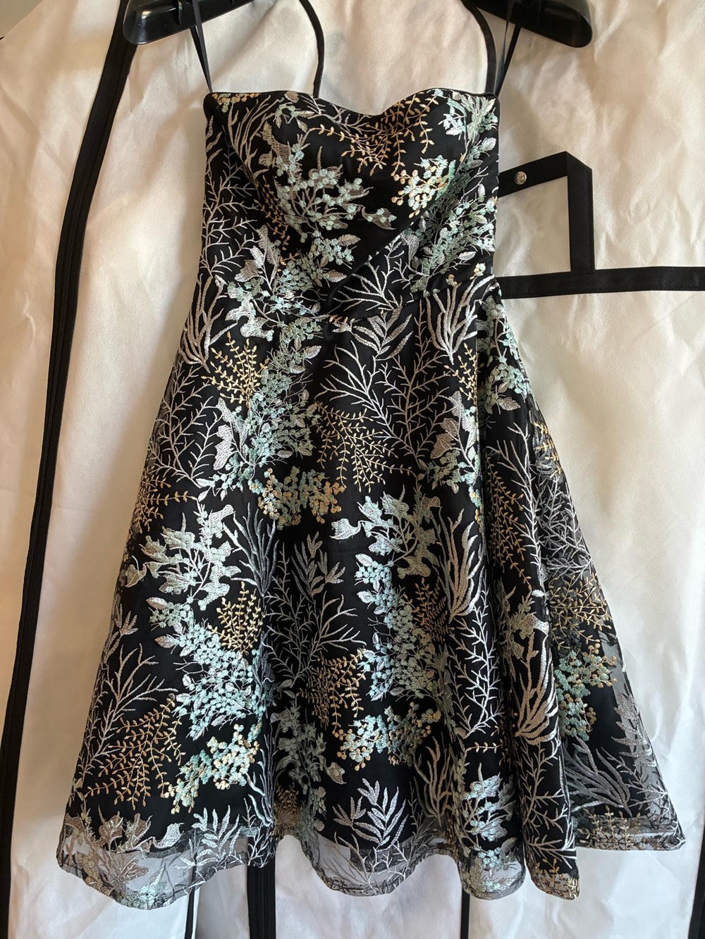 Size M Embroidered Strapless Dress | Floral Leaf Motifs | Mint Gold Silver